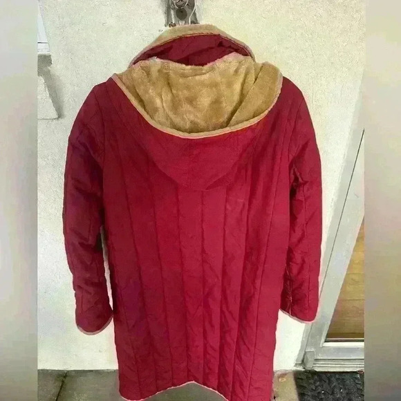 Vintage Fingerhut trench coat. Burgundy and tan. Size 12. Lined. Detachable hood - Picture 2 of 12